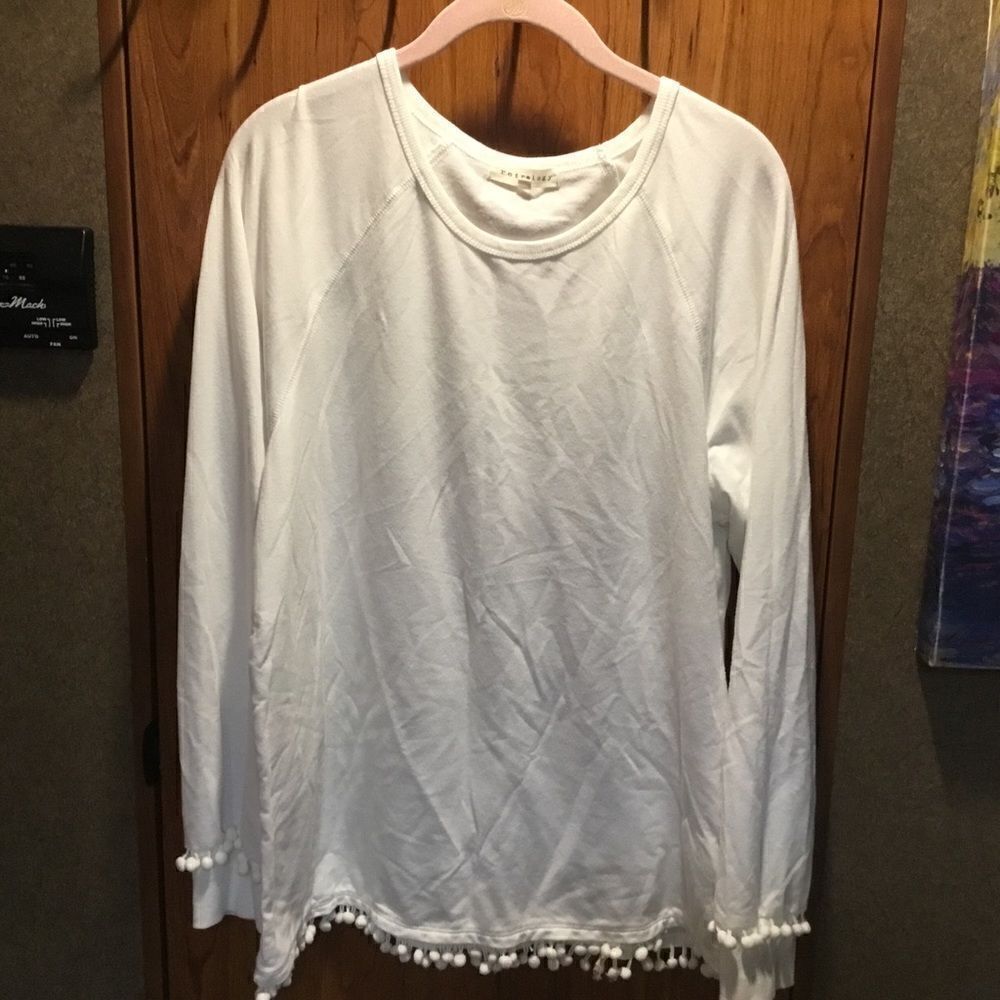 NWOT. Retrology Brand Women’s Size XL White Long Sleeved Tee Shirt
